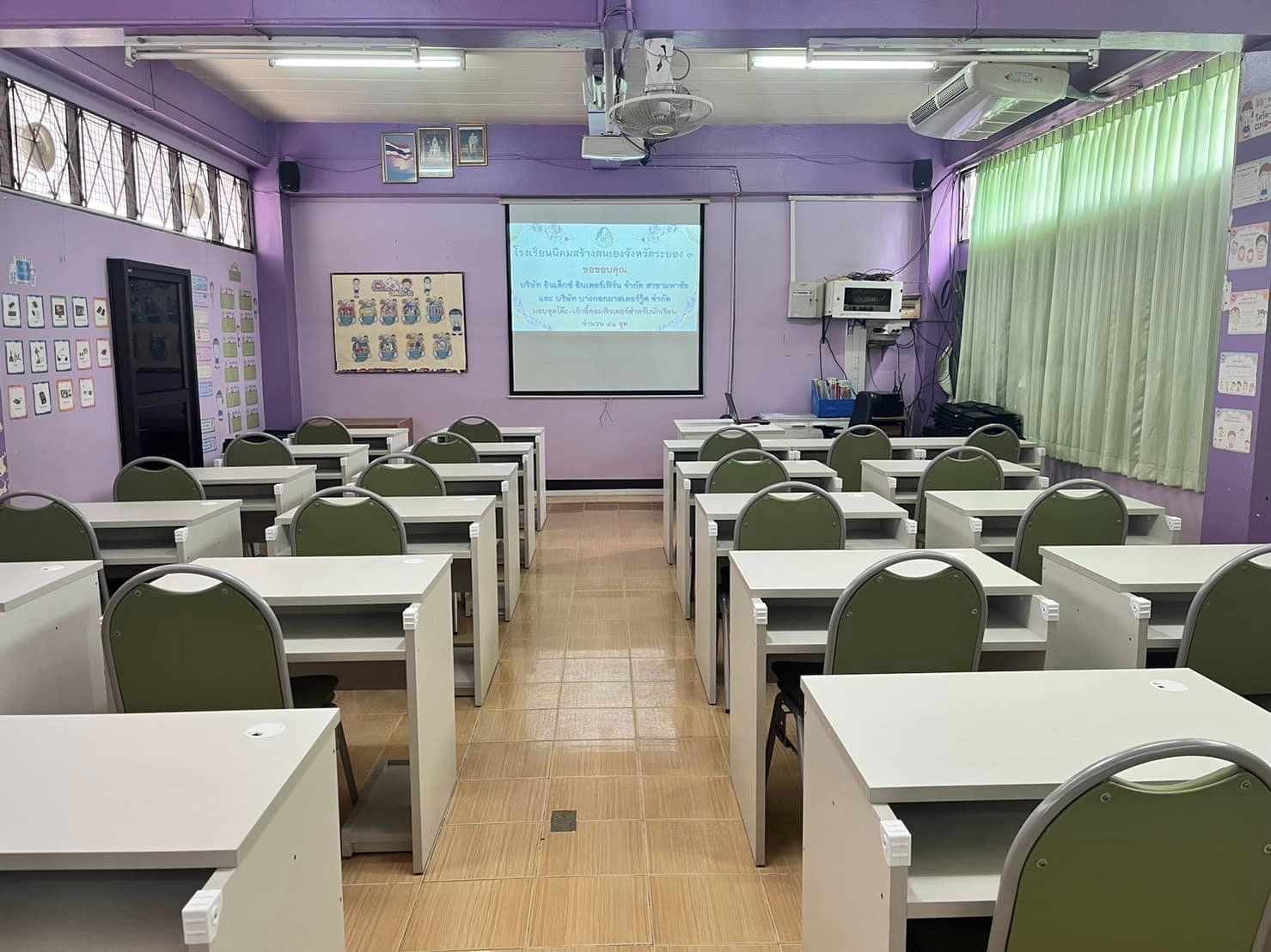 มอบชุดโต๊ะ-เก้าอี้คอมพิวเตอร์สำหรับนักเรียน - 5.jpg