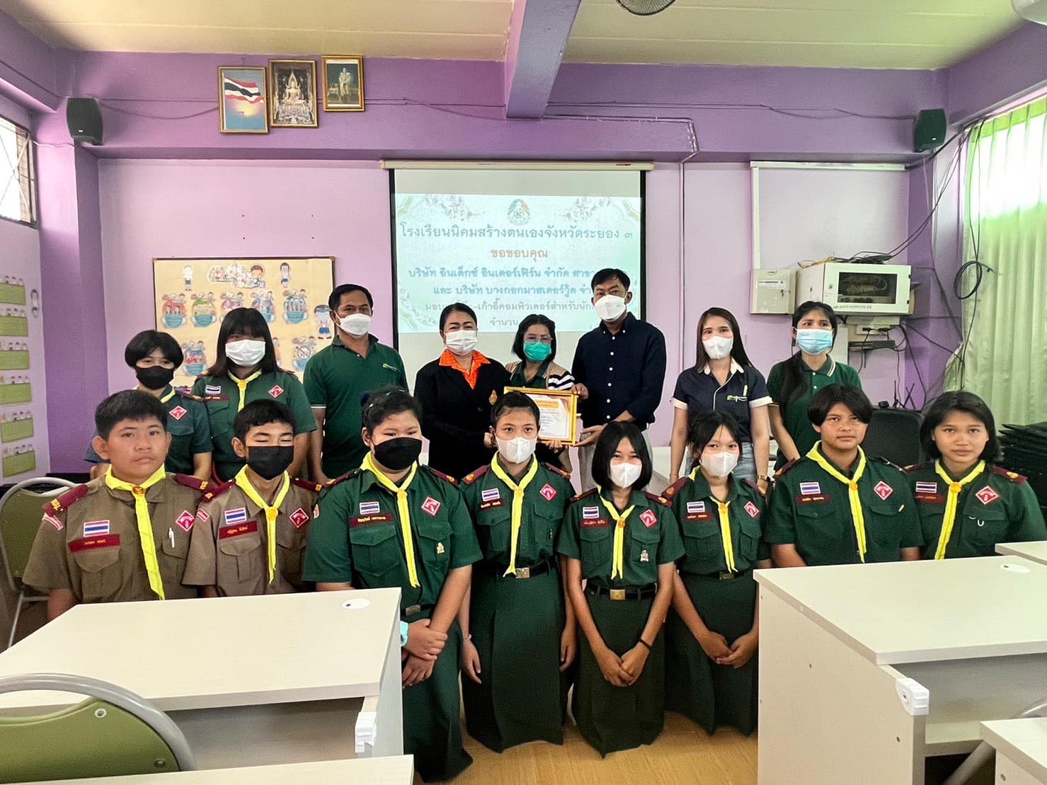 มอบชุดโต๊ะ-เก้าอี้คอมพิวเตอร์สำหรับนักเรียน - 6.jpg