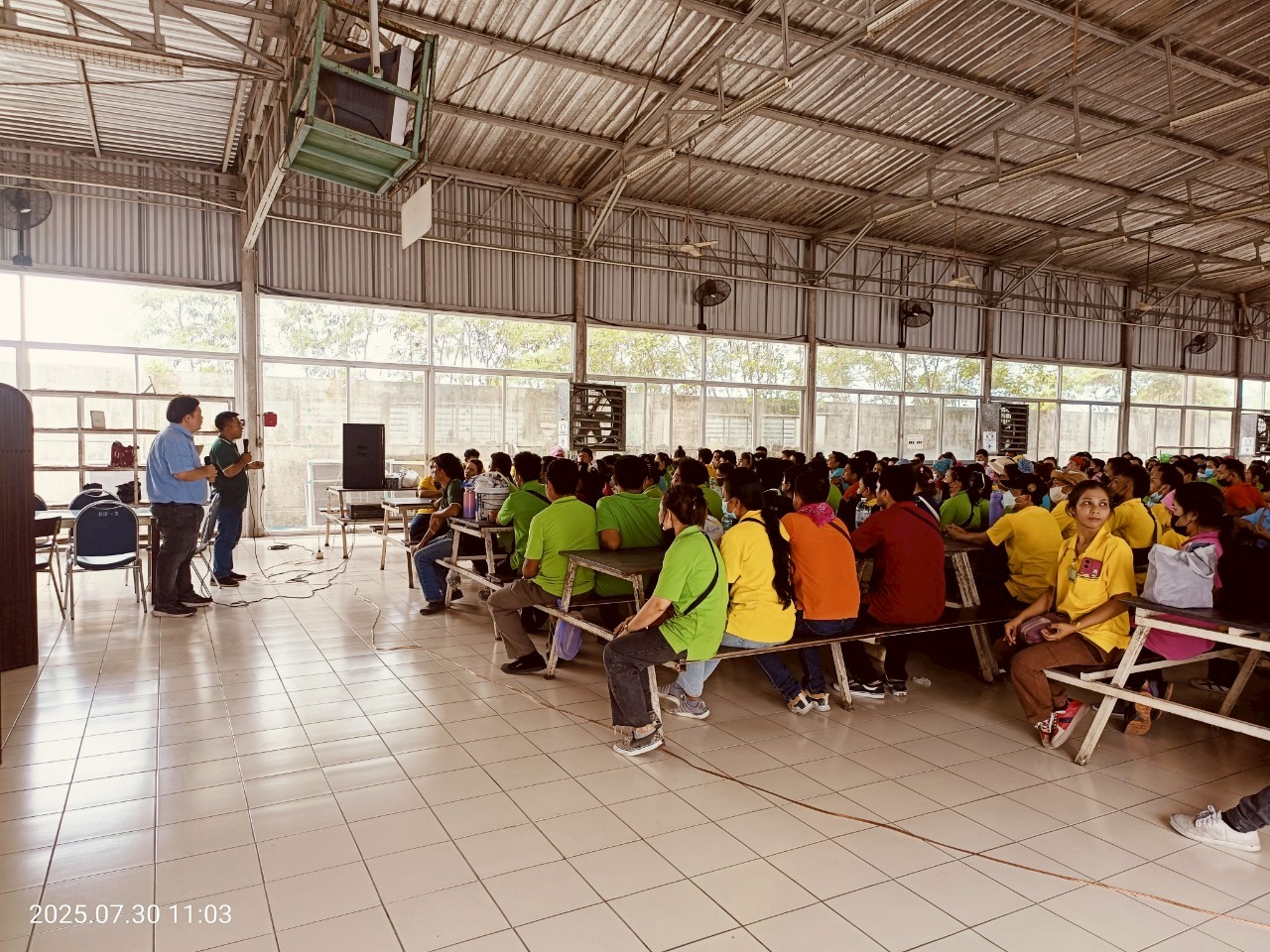 ปกอัลบั้ม กิจกรรมราชการพบแรงงานกัมพูชา