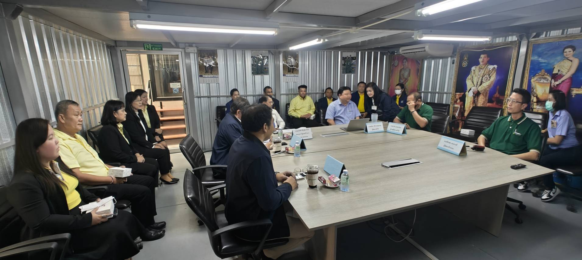 ปกอัลบั้ม คณะเลขานุการรัฐมนตรีว่าการกระทรวงแรงงาน