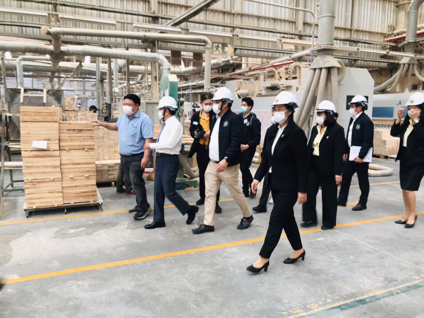 คณะเลขานุการรัฐมนตรีว่าการกระทรวงแรงงาน - S__32391215_0.jpg